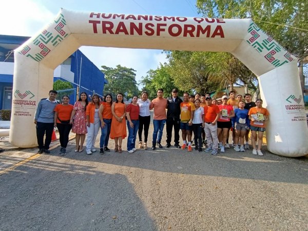 Comunidad universitaria y bachilleratos corren por la no violencia en la 3ª Carrera Atlética Ocelote 2025