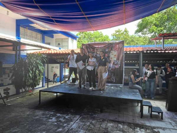 Estudiantes de la Escuela de Contaduría y Administración presentan “The Fun-tastic Sketch Show!” en inglés