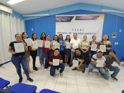 Reconocen el esfuerzo y compromiso de estudiantes de Administración en curso de Mercadotecnia y Ventas