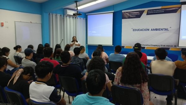 Presentación de Proyectos en Educación Ambiental por Personal de la Escuela Preparatoria 14 de Septiembre y la Escuela de Contaduría y Administración Campus VII Pichucalco