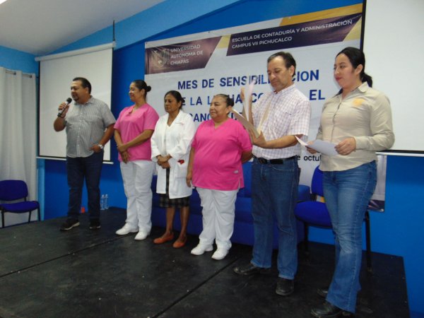 Destacada Participación en la Plática Mes Rosa: Sensibilizando Contra el Cáncer de Mama