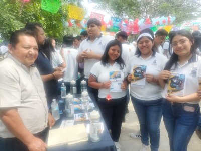 La Escuela de Contaduría y Administración Campus VII Pichucalco promueven su oferta educativa en la Feria Profesiográfica Amatán 2025