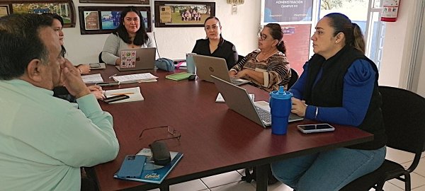 Se realiza reunión de trabajo del Comité de Trayectoria Escolar en la Escuela de Contaduría y Administración
