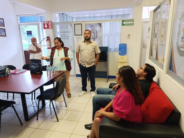 Supervisa Coordinación de Becas el Registro del Comité de Contraloría Social en la Escuela de Contaduría y Administración, Campus VII Pichucalco