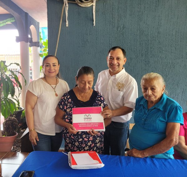 ECA Campus VII participa en la entrega de Kits de Alfabetización del programa “Chiapas Puede” en Ixtacomitán