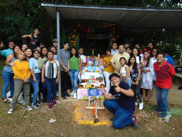 Celebrando Nuestras Tradiciones en el Día de Muertos