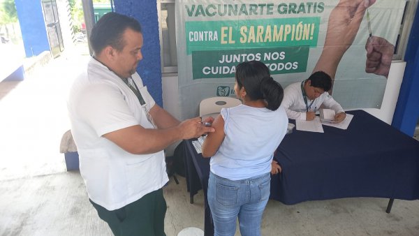 IMSS Bienestar realiza Campaña de Vacunación en la ECA Campus VII