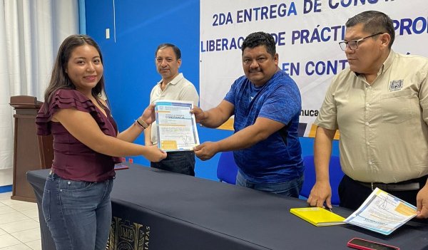 Segunda Entrega de Constancias de Prácticas Profesionales: Reconociendo el Compromiso y el Futuro Profesional de los Estudiantes