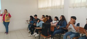 CENTRA imparte plática sobre Violencia en el Noviazgo a Estudiantes de Administración y Contaduría en Pichucalco