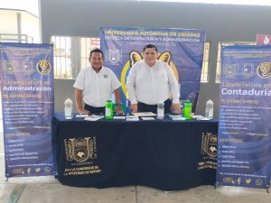 La Escuela de Contaduría y Administración Campus VII Pichucalco promueve su oferta educativa en feria profesiográfica en Jalapa, Tabasco