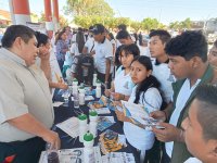 La Escuela de Contaduría y Administración Campus VII Pichucalco presente en la Feria Profesiográfica 2025 del COBACH Plantel 56