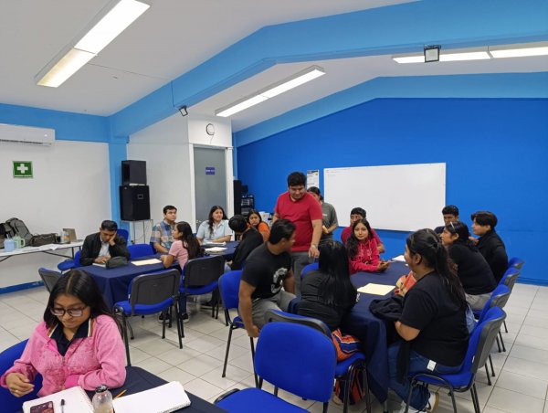 Primera sesión de taller de ética reúne a estudiantes de Contaduría en Campus VII